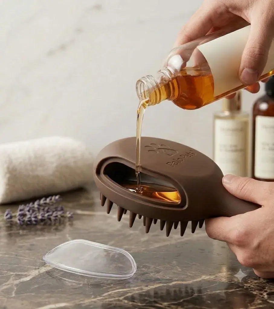 Shampoo Dispensing Brush Palo Pets